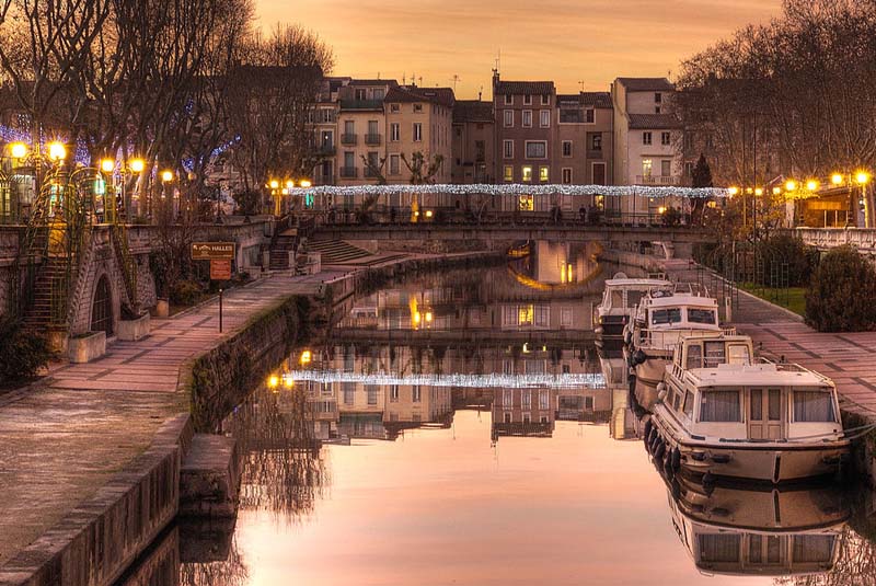 Narbonne by night