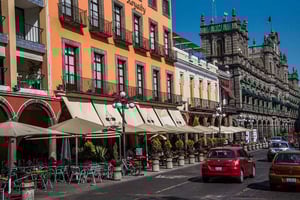 Puebla Prepares Tender for 35 Smart Poles With Surveillance, Panic Buttons and Free Wi-Fi