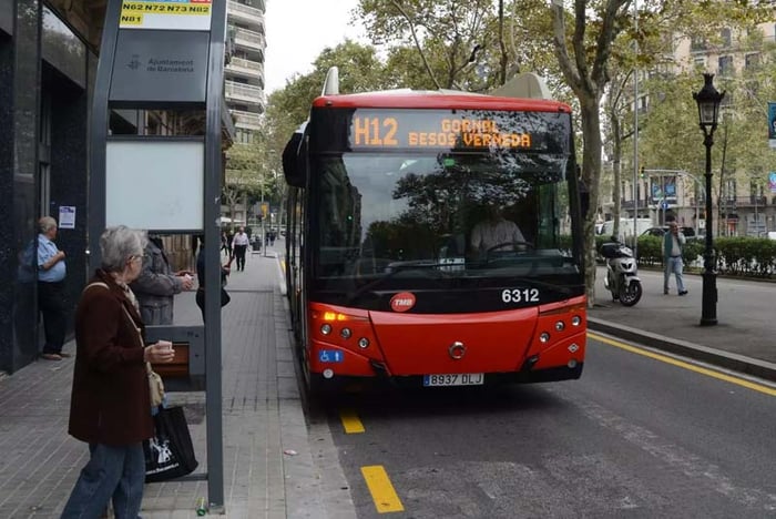 TMB Bus powered by Hayden AI Camera