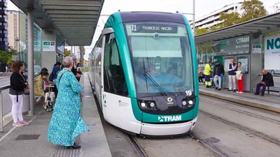 TRAM Barcelona Improves Services with People Counting Solution 