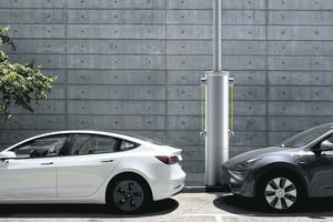 Voltpos Lamppost EV Charging Level 2