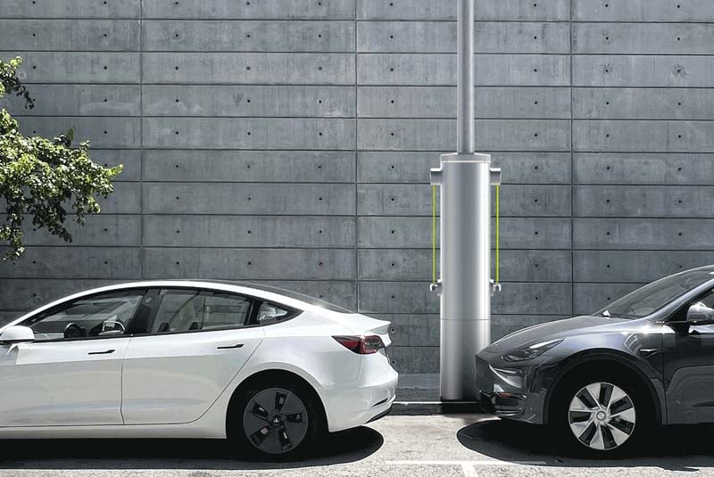 Voltpos Lamppost EV Charging Level 2